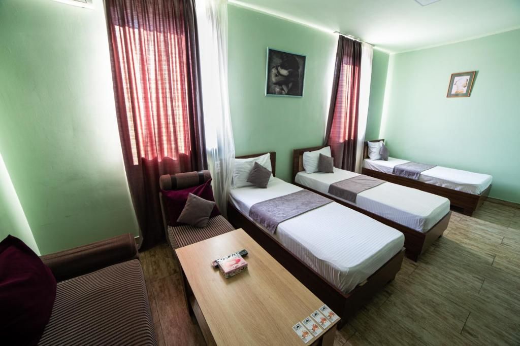 Отель Alex Hotel Ереван