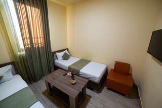 Отель Alex Hotel Ереван Двухместный номер с двумя односпальными кроватями-3