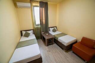 Отель Alex Hotel Ереван Двухместный номер с двумя односпальными кроватями-13